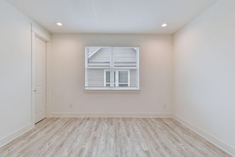 Tiny photo for 2561 Judiway Street, Houston, TX 77018 (MLS # 92600692)