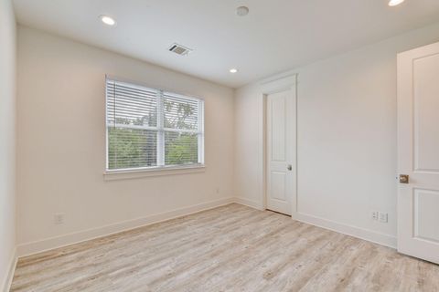 Tiny photo for 2561 Judiway Street, Houston, TX 77018 (MLS # 92600692)