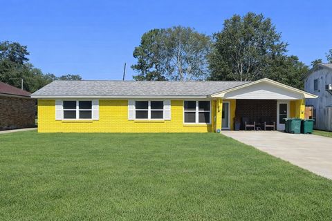 Photo of 7735 Lawrence Drive, Beaumont, TX 77708 (MLS # 90841267)