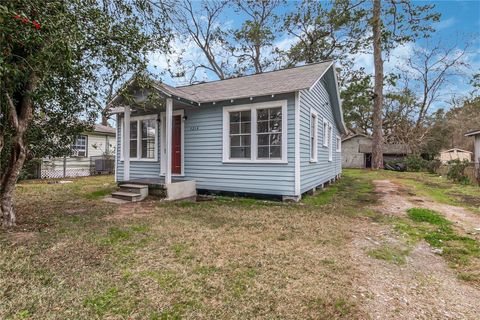 Photo of 7214 W Knoll Street, Houston, TX 77028 (MLS # 16767243)