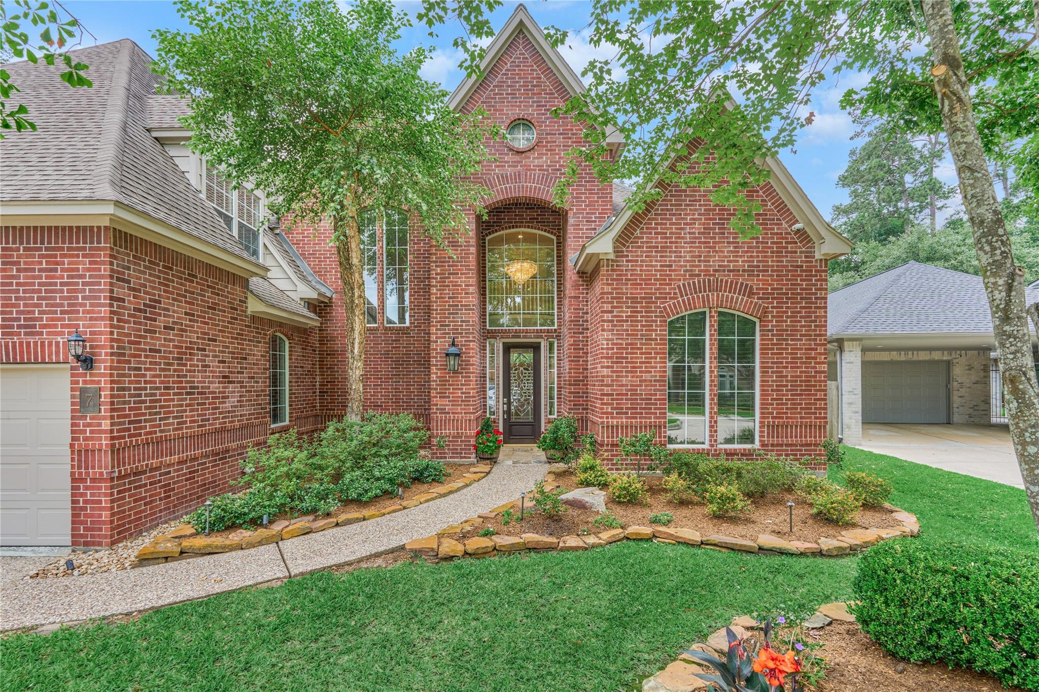 7 Gentry Oak Court