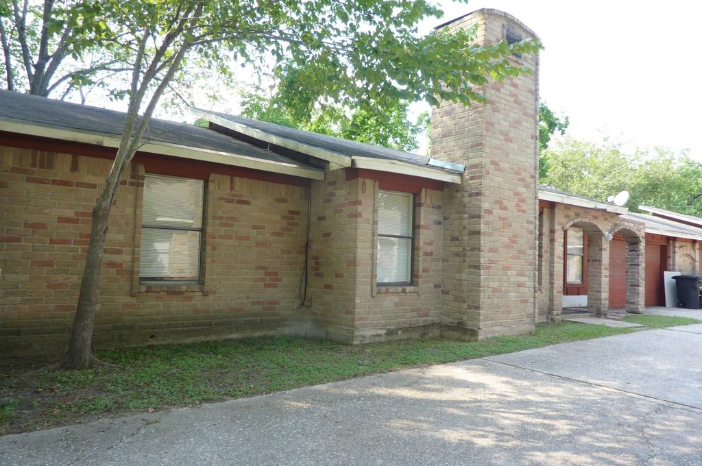 Photo of 8916 Carousel Lane #A, Houston, TX 77080 (MLS # 12982497)