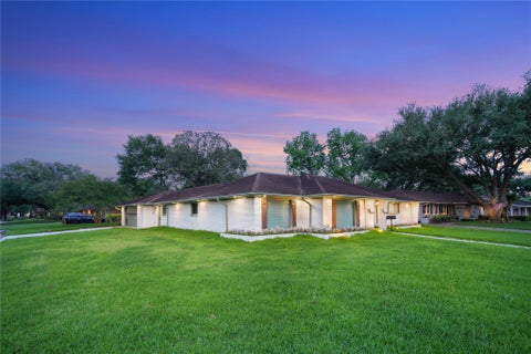 Photo of 10011 Cliffwood Drive, Houston, TX 77035 (MLS # 16132862)