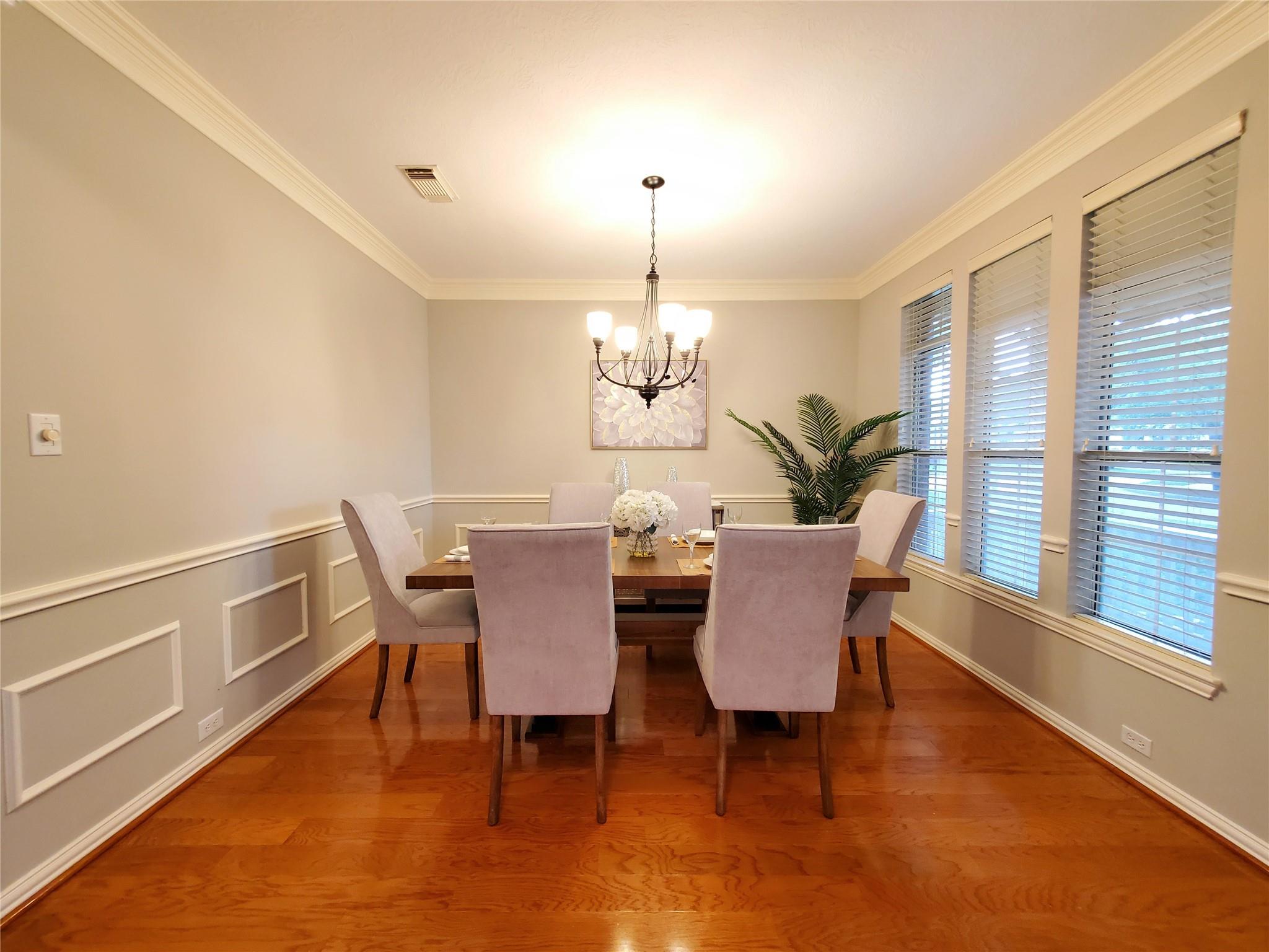 5439 Emerald Pointe Lane