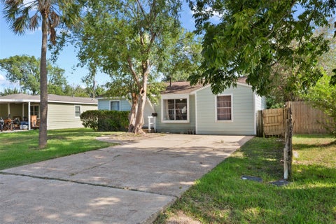 Photo of 7406 Elbridge Lane, Houston, TX 77536 (MLS # 10368227)