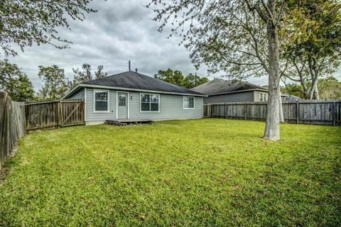 Tiny photo for 406 Woodlake Drive, Houston, TX 77336 (MLS # 17807148)