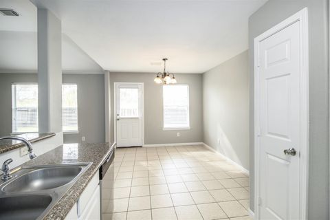 Tiny photo for 406 Woodlake Drive, Houston, TX 77336 (MLS # 17807148)