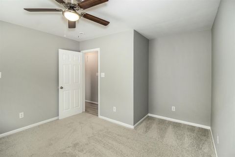 Tiny photo for 406 Woodlake Drive, Houston, TX 77336 (MLS # 17807148)