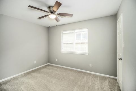 Tiny photo for 406 Woodlake Drive, Houston, TX 77336 (MLS # 17807148)