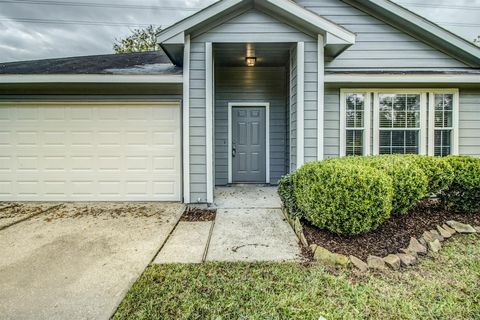 Tiny photo for 406 Woodlake Drive, Houston, TX 77336 (MLS # 17807148)