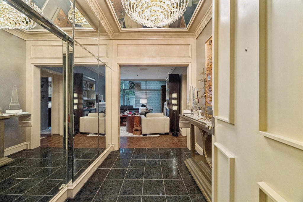 Photo of 121 N Post Oak Lane #104, Houston, TX 77024 (MLS # 19973056)