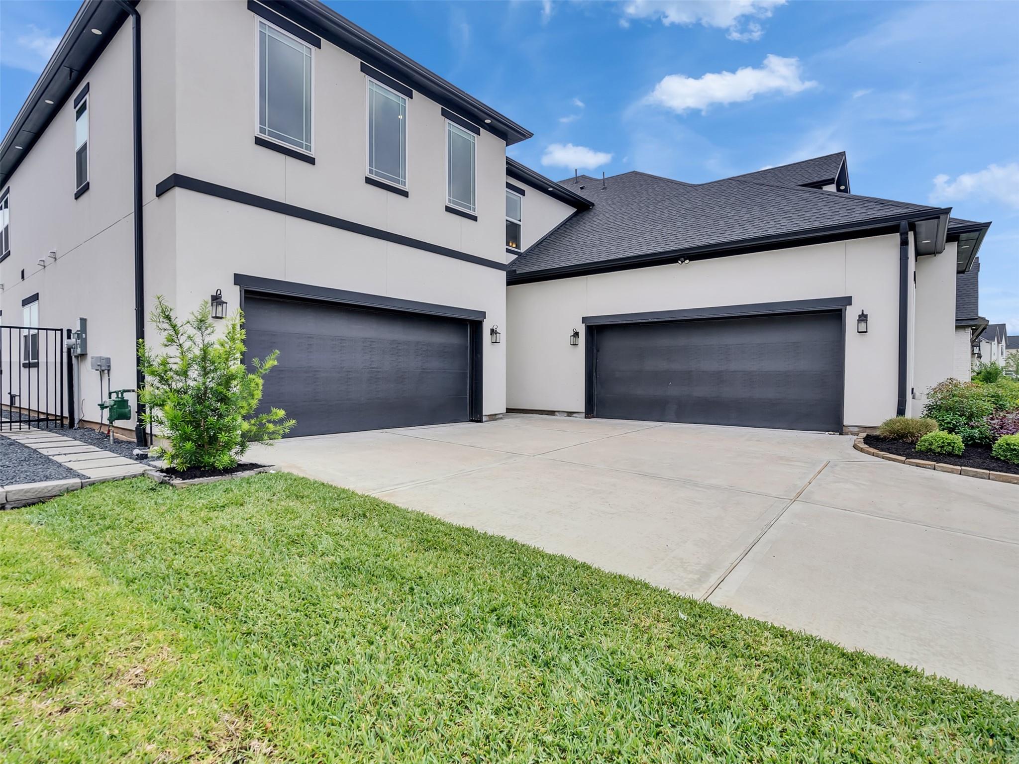 10322 Forest Lake Drive