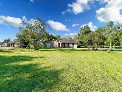 Photo of 10922 Fm 1764 Road, Galveston, TX 77510 (MLS # 20235220)