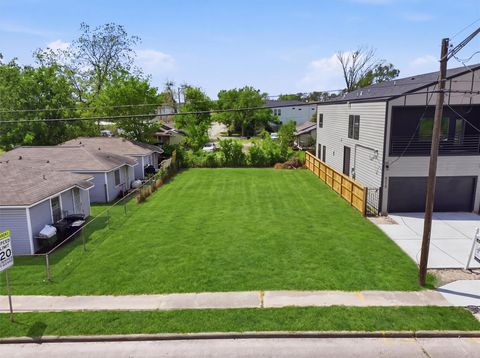 Photo of 4113 Yale Street, Houston, TX 77018 (MLS # 13097571)