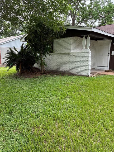 Photo of 7414 Marinette Drive, Houston, TX 77074 (MLS # 8425670)