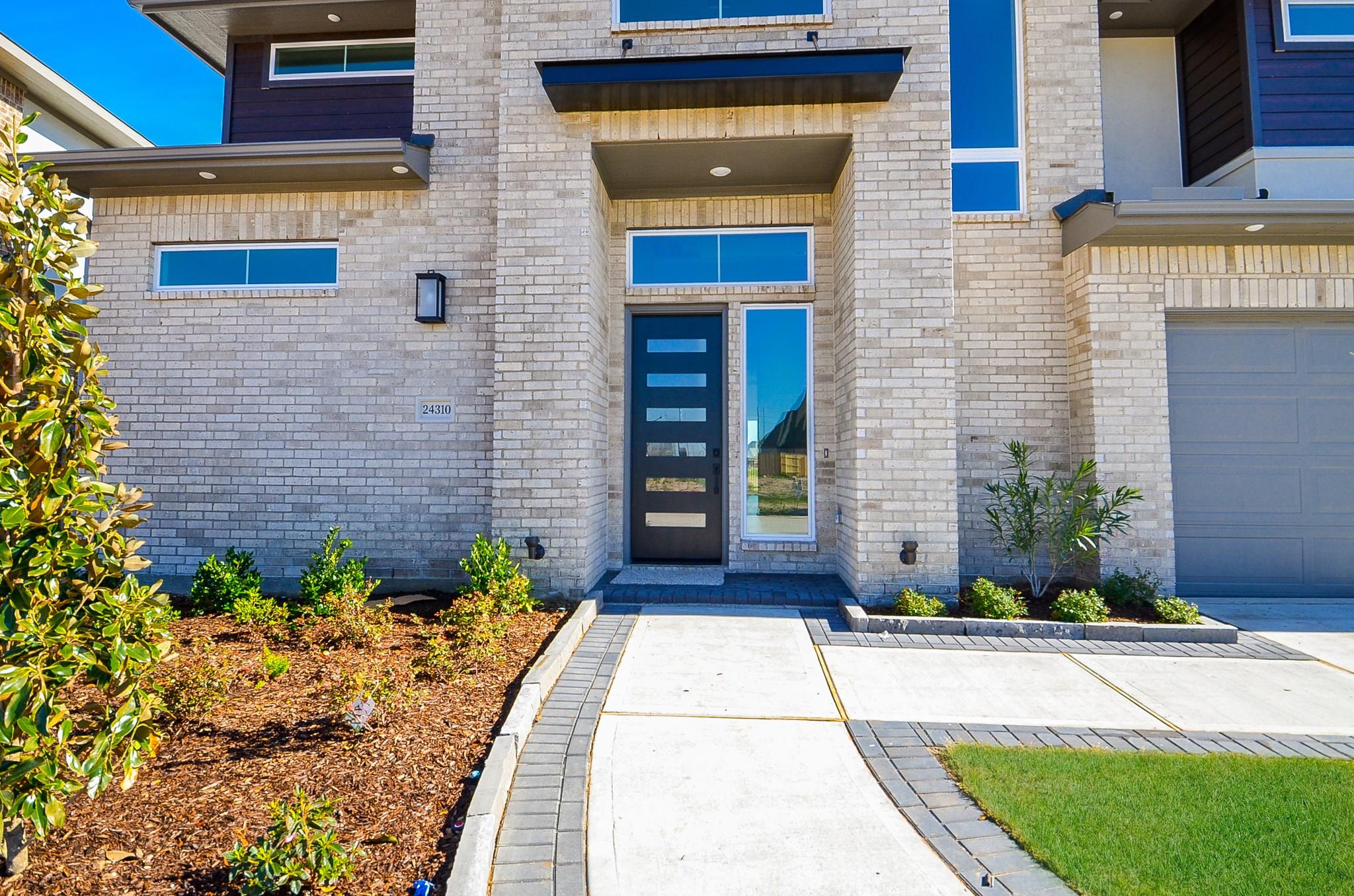 24310 Green Buffalograss Trail