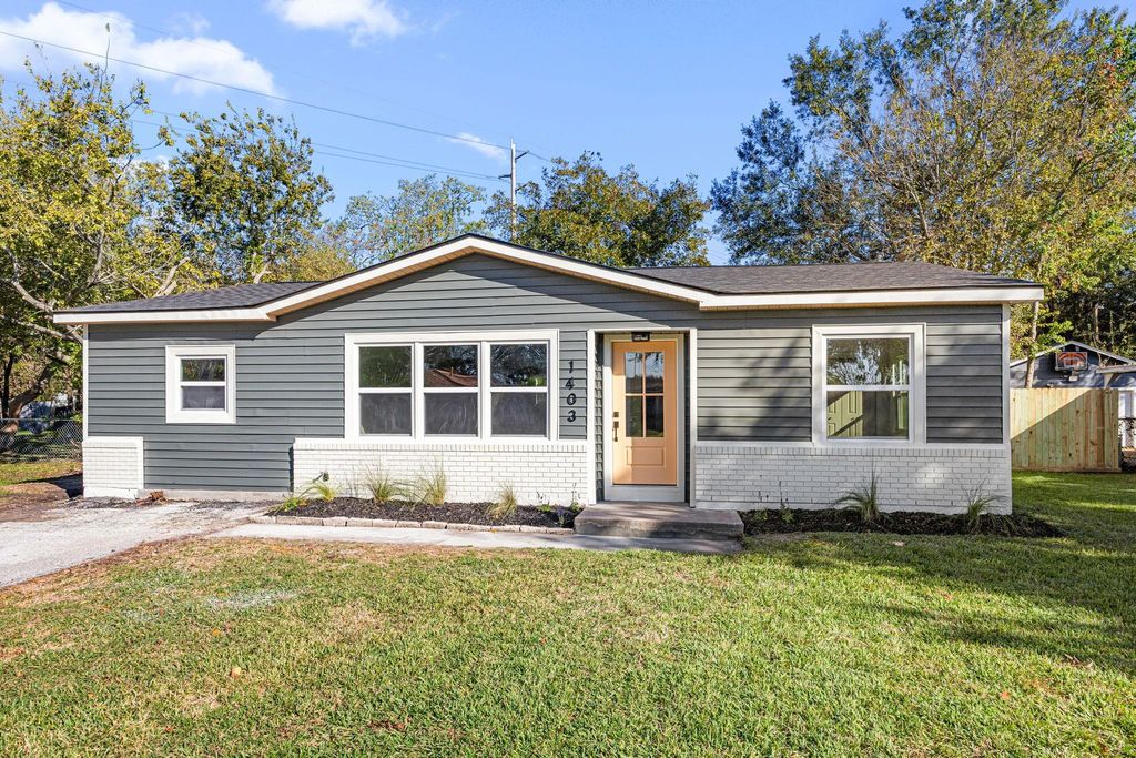 Photo of 1403 Melody Drive, La Marque, TX 77568 (MLS # 69842205)