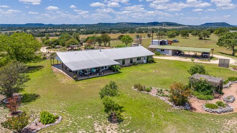 Photo of 369 Sakewitz Ln, Comfort, TX 78013 (MLS # 45371512)