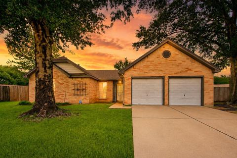 Photo of 411 N Mist Court, Houston, TX 77073 (MLS # 67040801)