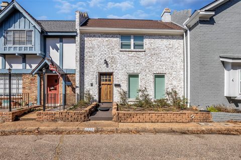 Townhouse For Sale - 1223 Saxony Lane<br/> Houston, TX 77058
