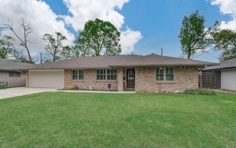 Photo of 9002 Railton Street, Houston, TX 77080 (MLS # 13711289)