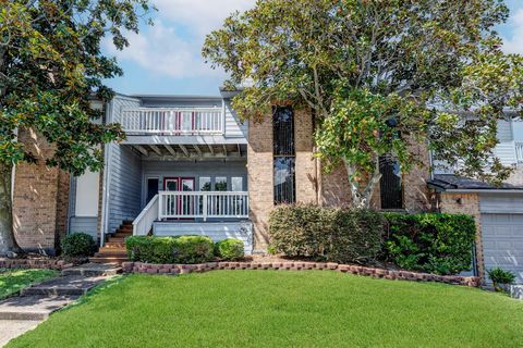Townhouse For Sale - 2601 S Broadway Street #29<br/> La Porte, TX 77571