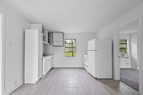 Photo of 806 East Emily Avenue #6, Wharton, TX 77488 (MLS # 12319512)