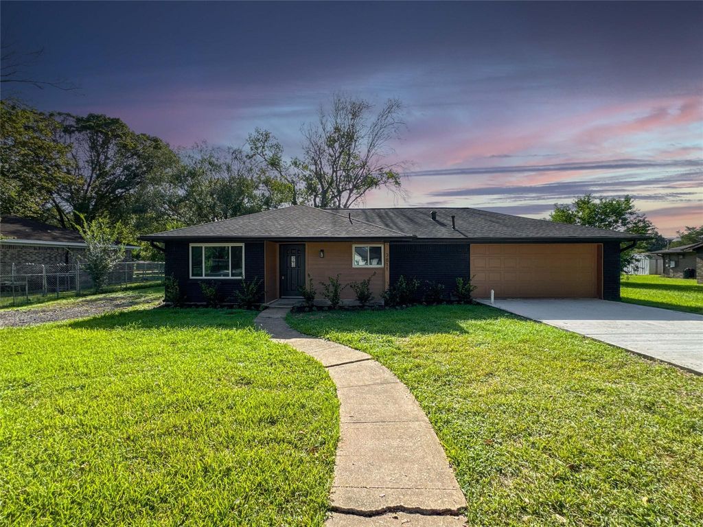 Photo of 3811 Anna Court, Santa Fe, TX 77517 (MLS # 12700836)