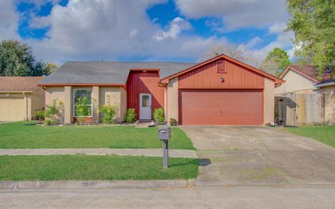 Photo of 2711 N Belgravia Drive, Pearland, TX 77584 (MLS # 18139158)