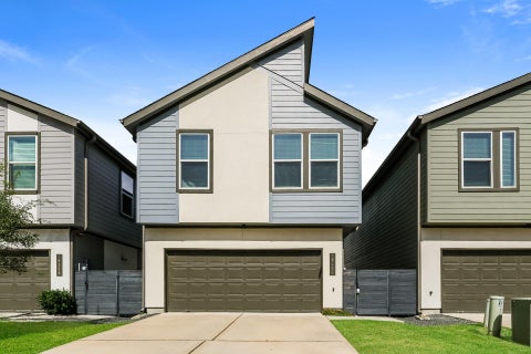 Photo of 18326 W Centro Circle, Shenandoah, TX 77385 (MLS # 18247944)