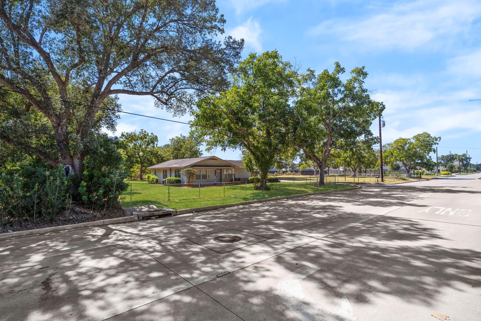 Rosenberg, Texas, 77469, United States, 3 Bedrooms Bedrooms, ,2 BathroomsBathrooms,Residential,Active,1972165