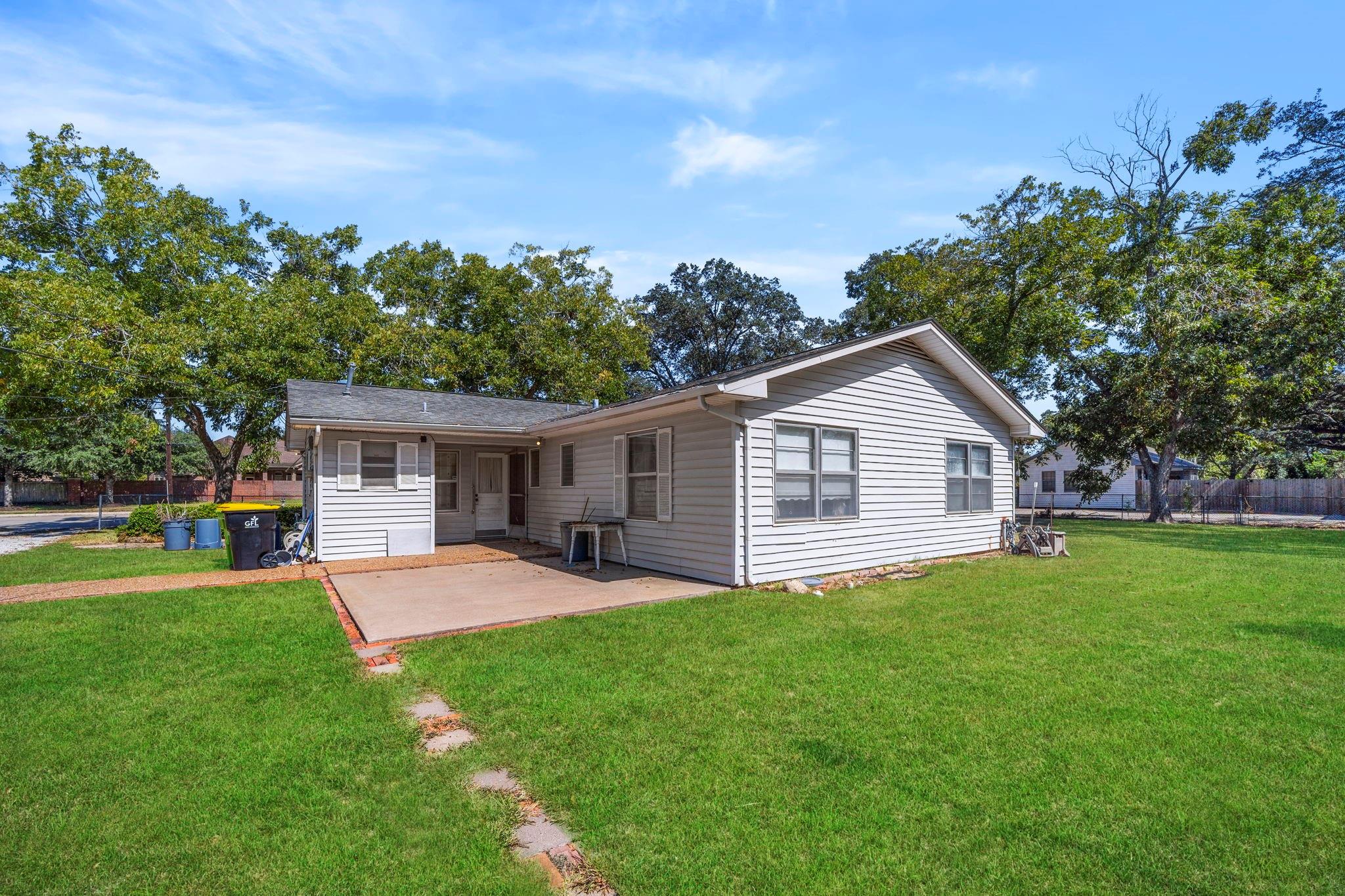 Rosenberg, Texas, 77469, United States, 3 Bedrooms Bedrooms, ,2 BathroomsBathrooms,Residential,Active,1972165