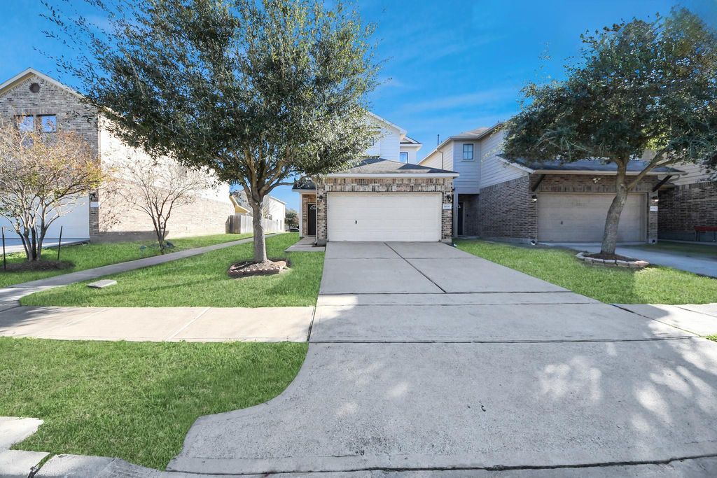 Photo of 6638 Sharpstone Creek Lane, Houston, TX 77084 (MLS # 72506985)