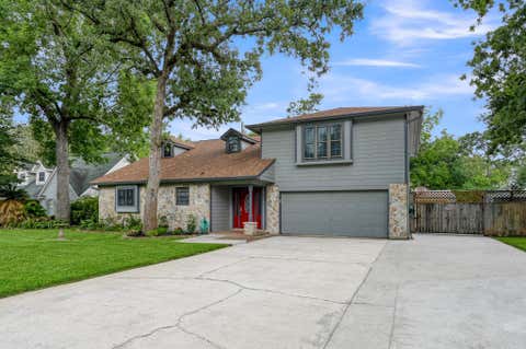 Photo of 110 Butlers Court, Conroe, TX 77385 (MLS # 48570550)