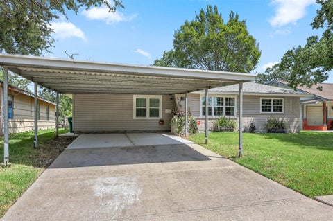 Photo of 1711 Beusch Drive, Pasadena, TX 77502 (MLS # 95203902)