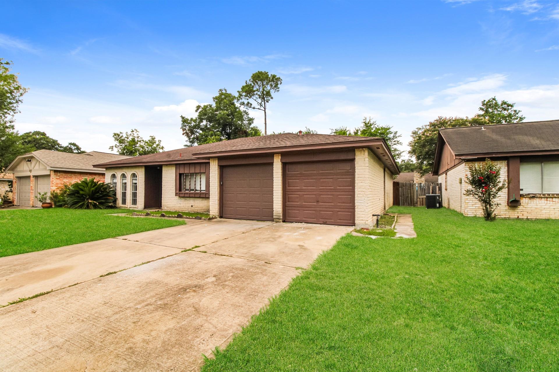 2811 E Birchdale Drive