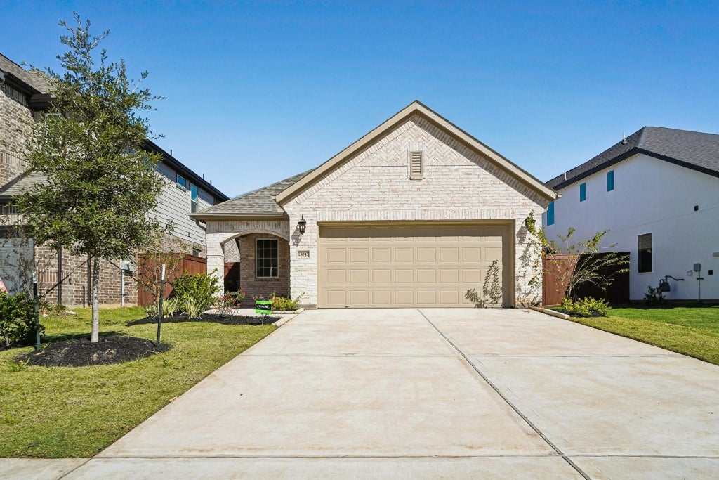Photo of 13045 Brookwood Bend Lane, Conroe, TX 77302 (MLS # 52887776)