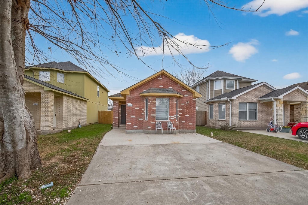 Photo of 5637 Lotus Street, Houston, TX 77085 (MLS # 66004889)