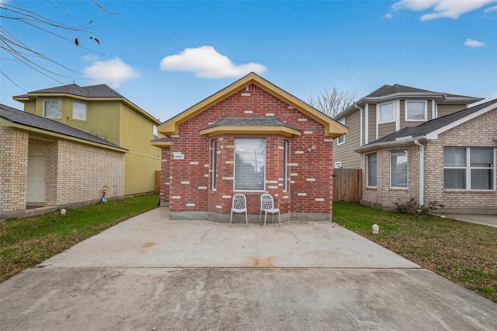 Photo of 5637 Lotus Street, Houston, TX 77085 (MLS # 66004889)