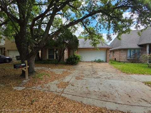 Homes For Sale - 6915 Cape Forward Drive<br/> Houston, TX 77083