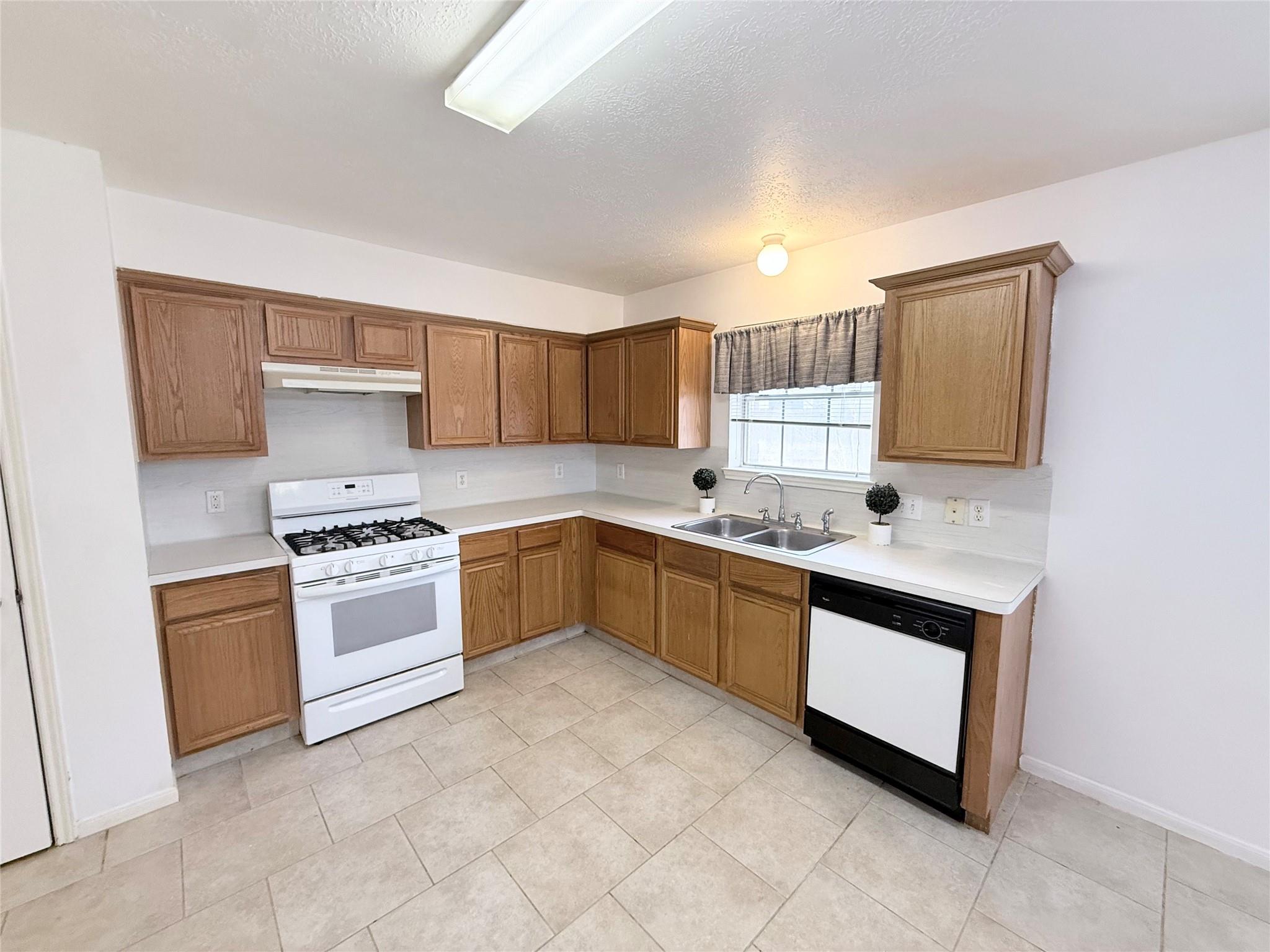 9221 Desirable Drive