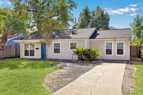 Photo of 1847 Libbey Drive, Houston, TX 77018 (MLS # 79337572)