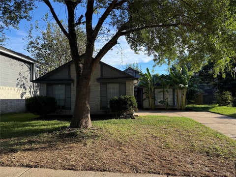 Photo of 15311 Oak Terrace Drive, Houston, TX 77082 (MLS # 35100112)