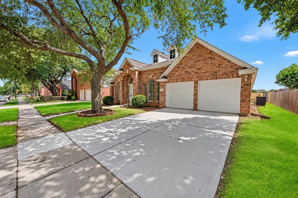 Photo of 16119 Mission Glen Drive, Houston, TX 77083 (MLS # 91524069)