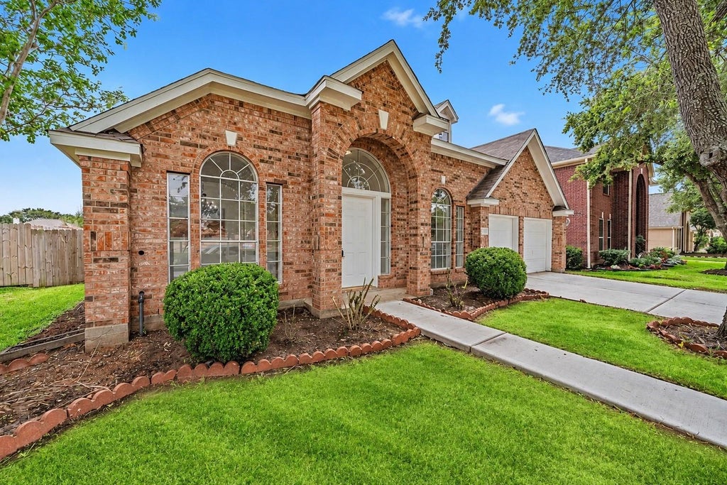Photo of 16119 Mission Glen Drive, Houston, TX 77083 (MLS # 91524069)