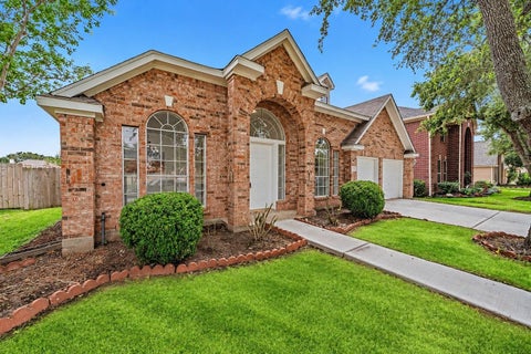 Homes For Rent - 16119 Mission Glen Drive<br/> Houston, TX 77083