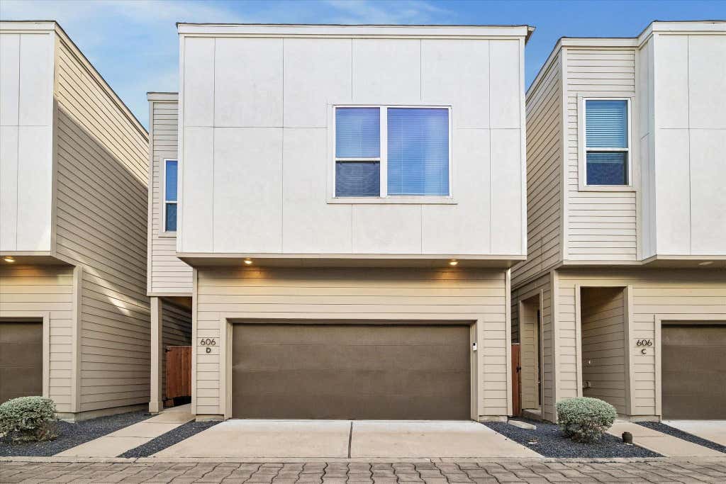Photo of 606 Thornton Road #D, Houston, TX 77018 (MLS # 40613293)