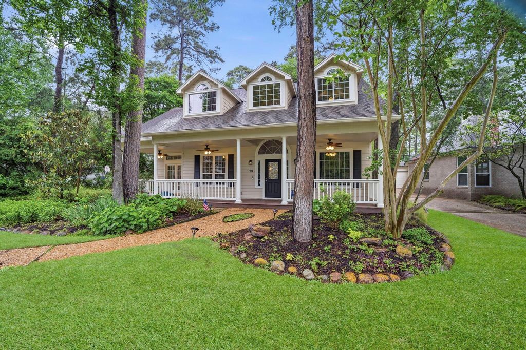 Photo of 18 Amber Leaf Court, The Woodlands, TX 77381 (MLS # 16788484)