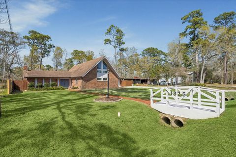 Photo of 1325 Plantation Drive, Dickinson, TX 77539 (MLS # 96101878)