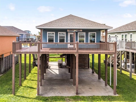 Photo of 871 Surfview, Crystal Beach, TX 77650 (MLS # 43794584)